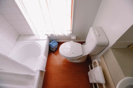 Studio Unit bathroom