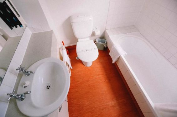 2-Bedroom Unit bathroom